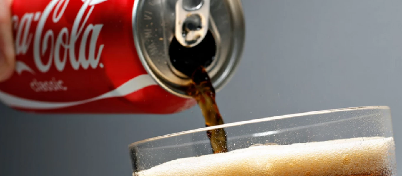 Είκοσι πρακτικές χρήσεις της Coca Cola που θα σας αφήσουν «άφωνους» - Θα τρέξετε να τις δοκιμάσετε